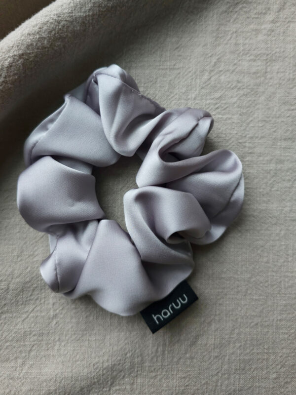 Siidist juuksekumm, siidine juuksepael, haruu, eesti disain,