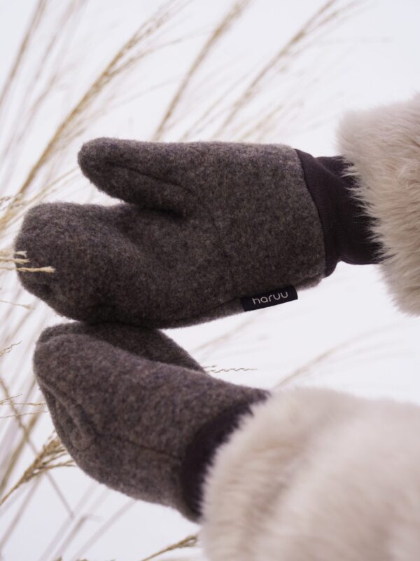 meriinovill, villased kindad, soojad kindad, talvekindad, meriinotooted, haruu, eesti disain,
