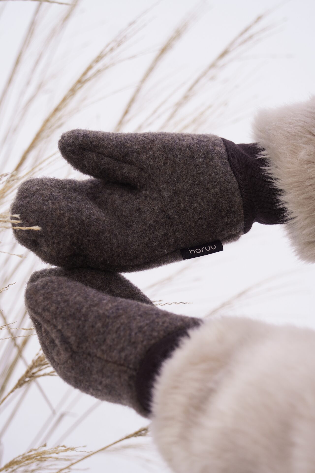 villased_kindad_eestidisain_haruu meriinovill, villased kindad, soojad kindad, talvekindad, meriinotooted, haruu, eesti disain,