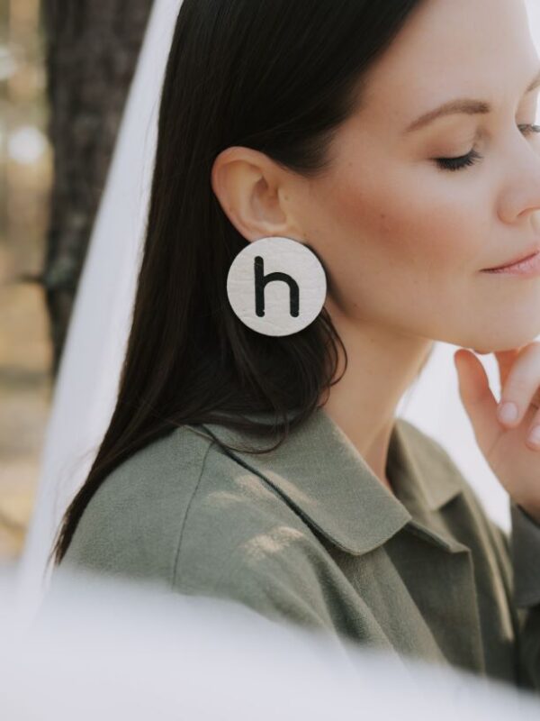 Haruu ananassinahast kõrvarõngad